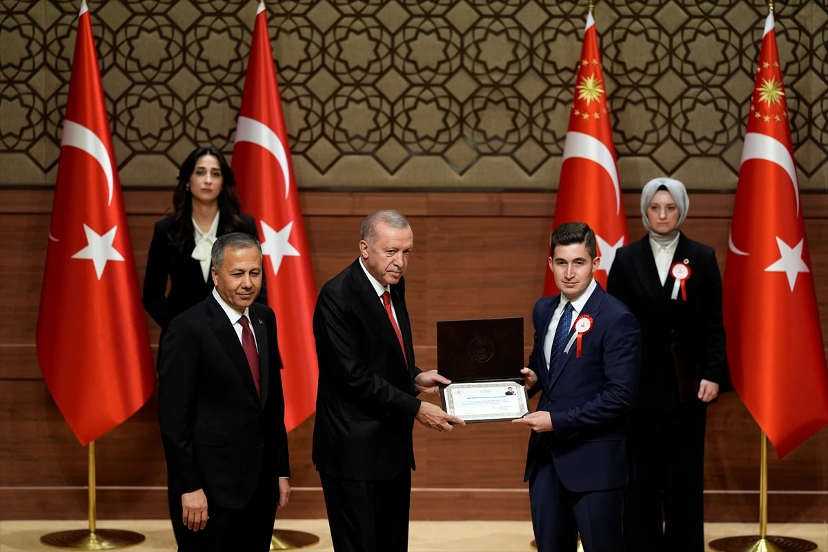 Kaymakam Töreninde Erdoğan’dan Sıcak Anlar ve Öğütler