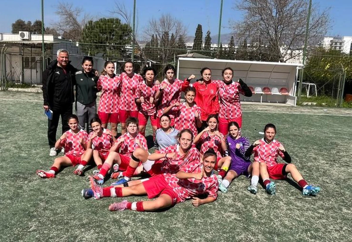 Konak&rsquo;ın kızları grup liderliğini bırakmadı