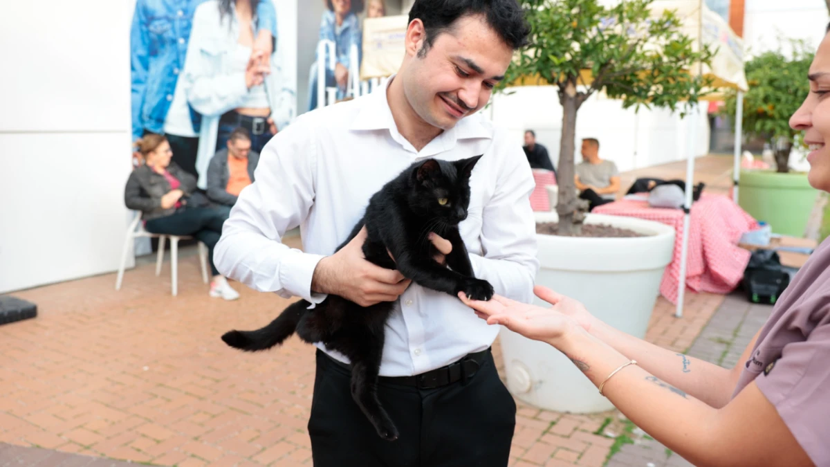 Konak'tan Can Dostlara Uzanan El