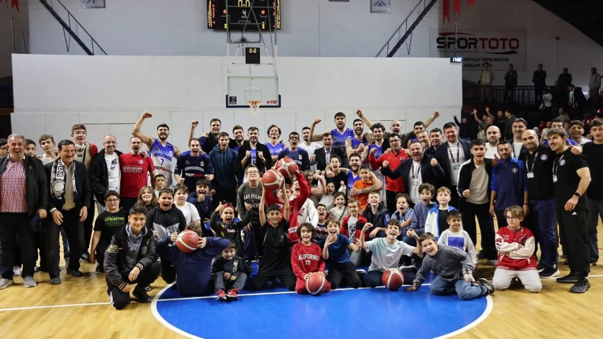 Kütahya’nın basketbol takımı üst üste kazandı