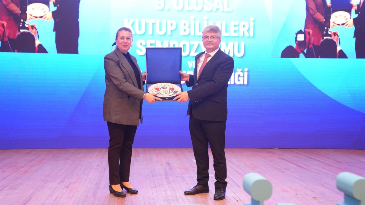 Kutup bilimi buluşması İzmir’de: Ege Üniversitesi ev sahipliği yaptı