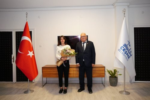 Lal Denizli, CHP Çeşme İlçe Başkanı Sait Kavasoğullar’ını makamında ağırladı.