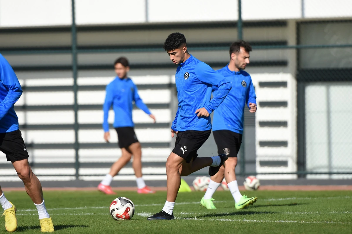 Manisa FK hazırlıklarını sürdürdü