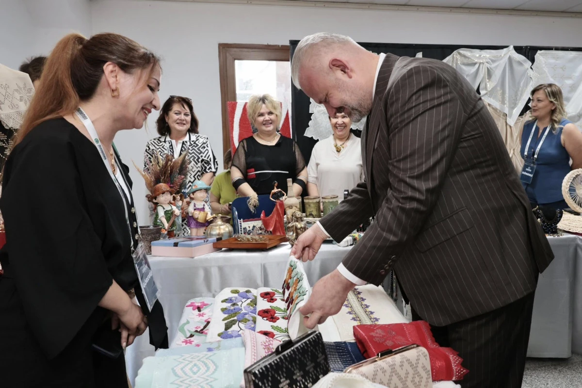 Menemen Belediyesi sosyal yardımlarda öncü