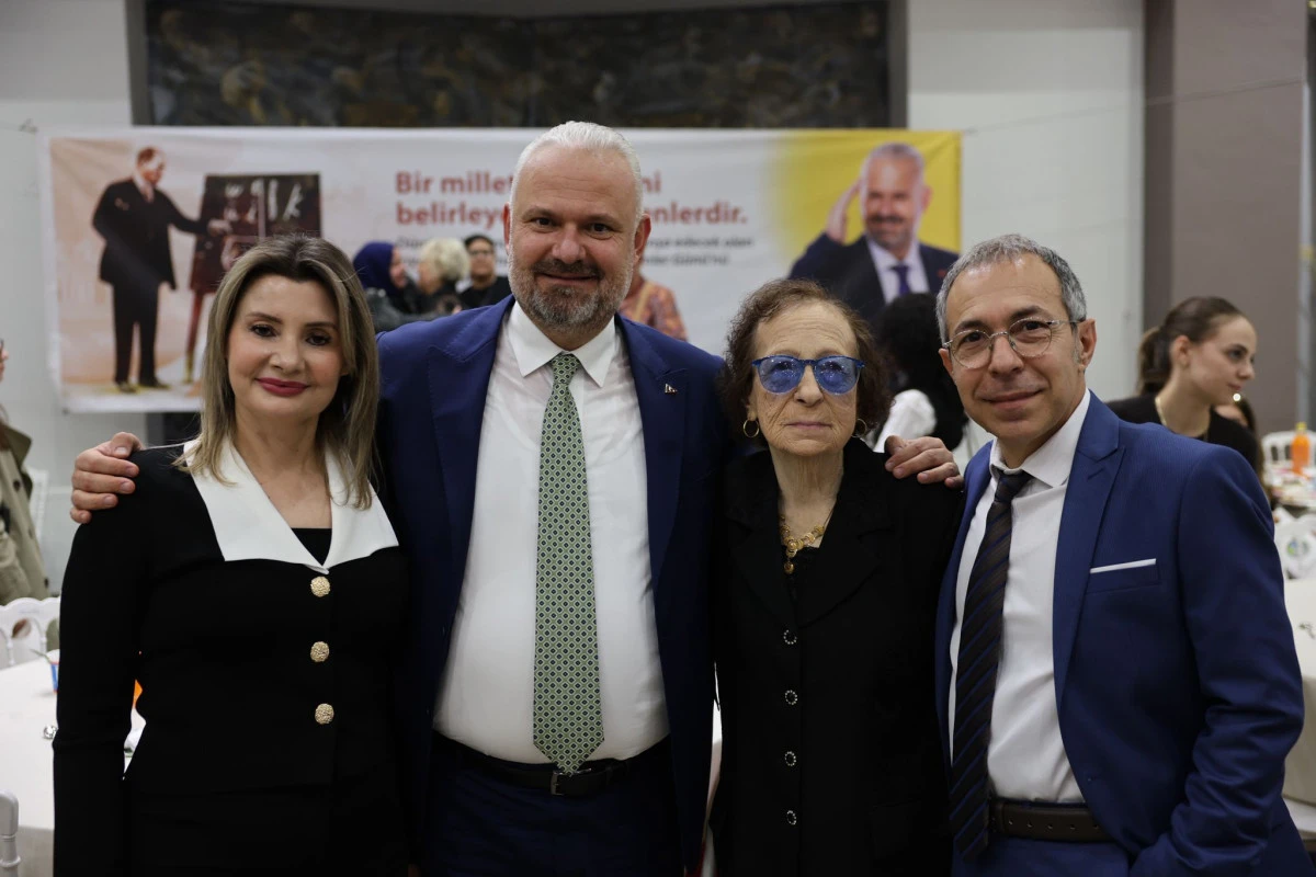 Menemen’de Öğretmenler Günü coşkuyla kutlandı