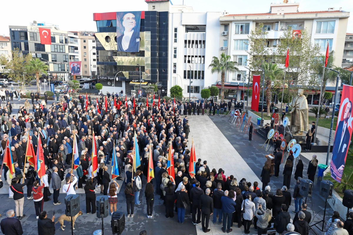 Narlıdere Özlemle Atasını Andı