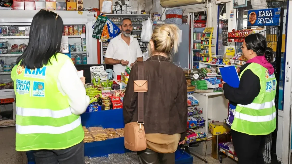 Narlıdere'de ekipler,  esnafın sorunları ve taleplerini dinledi