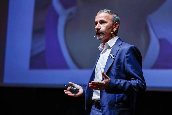 Oğuzhan Özkaya TEDxReset’te eğitim vizyonunu anlattı