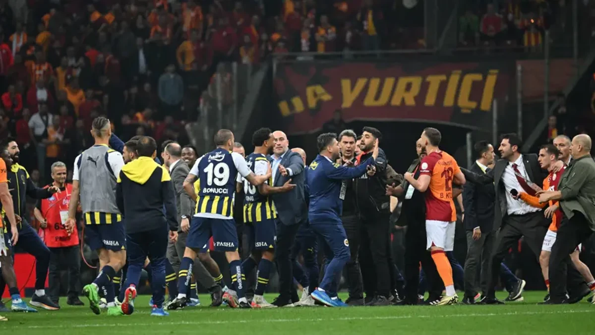 Galatasaray-Fenerbah&ccedil;e derbisindeki kavganın davası sonu&ccedil;landı