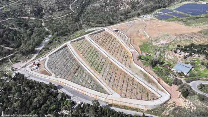 Örnekköy’de çift katlı mezarlık dönemi başladı