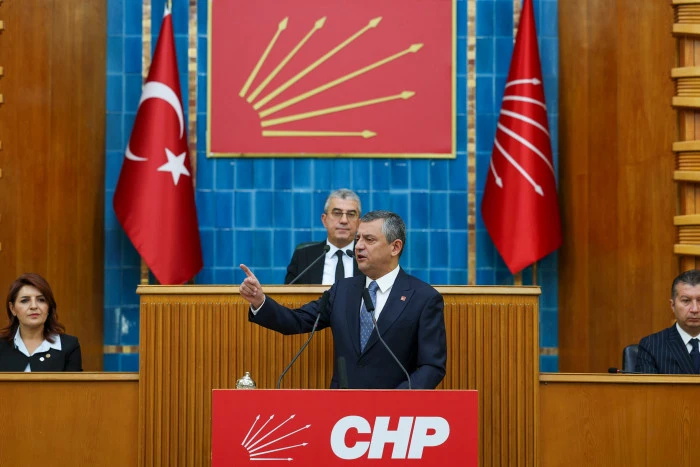 Özgür Özel’den Erdoğan, Bahçeli ve Yandaş Medya’ya Ağır Eleştiriler