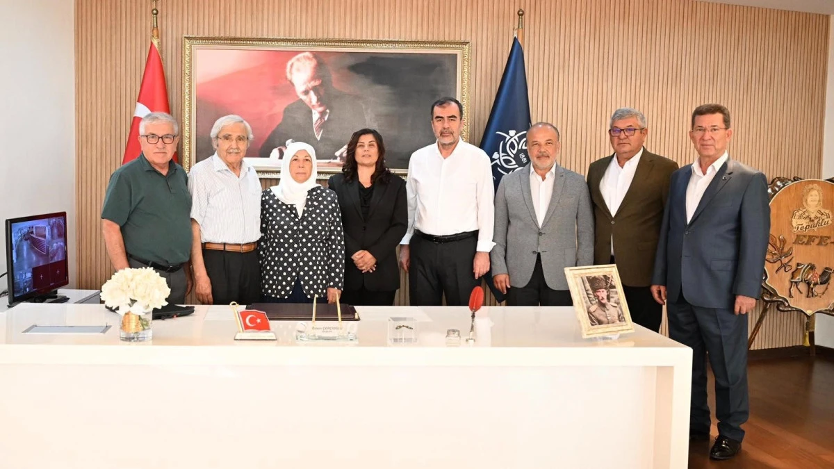 Özlem Çerçioğlu, AK Parti eski vekillerini kabul etti