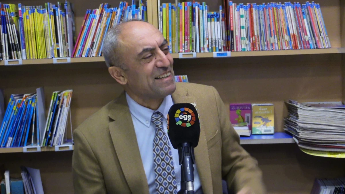 Prof. Dr. Eğilmez, Aşık Veysel’in Türkülerini Seslendirdi