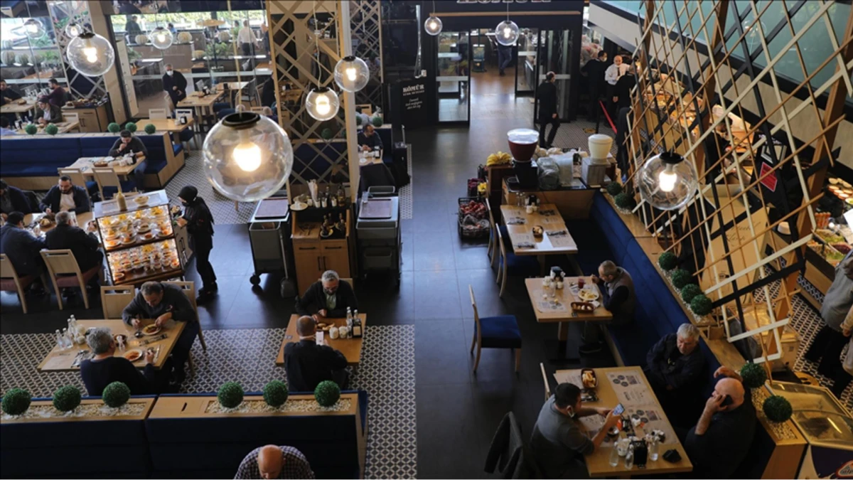 Restoran ve kafelerde zorunlu servis ücreti kaldırılıyor