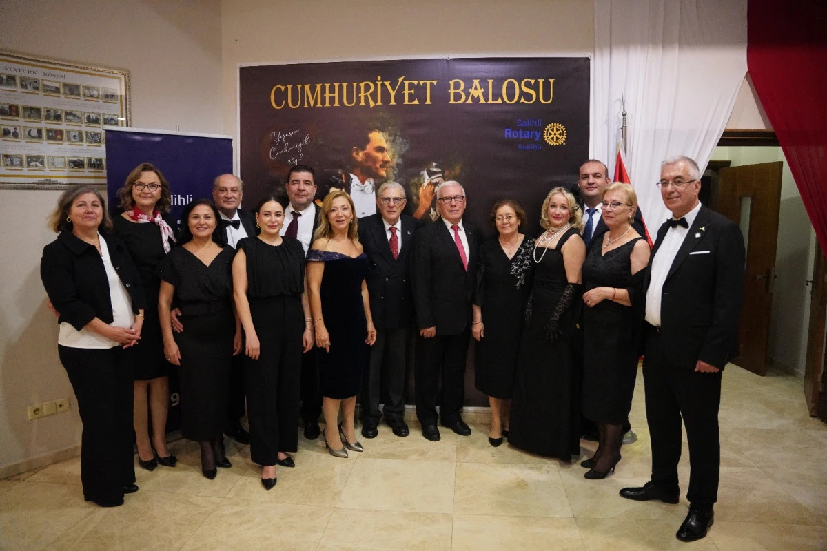Salihli Rotary’den Görkemli Cumhuriyet Balosu