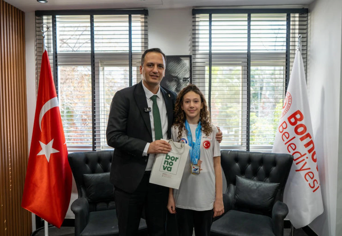 Şampiyon sporcular Bornova&rsquo;da d&uuml;zenlenen t&ouml;renle buluştu