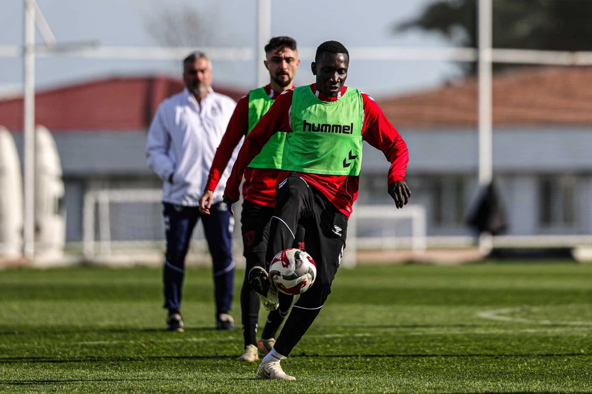 Samsunspor, Fenerbah&ccedil;e ma&ccedil;ı hazırlıklarını tamamladı