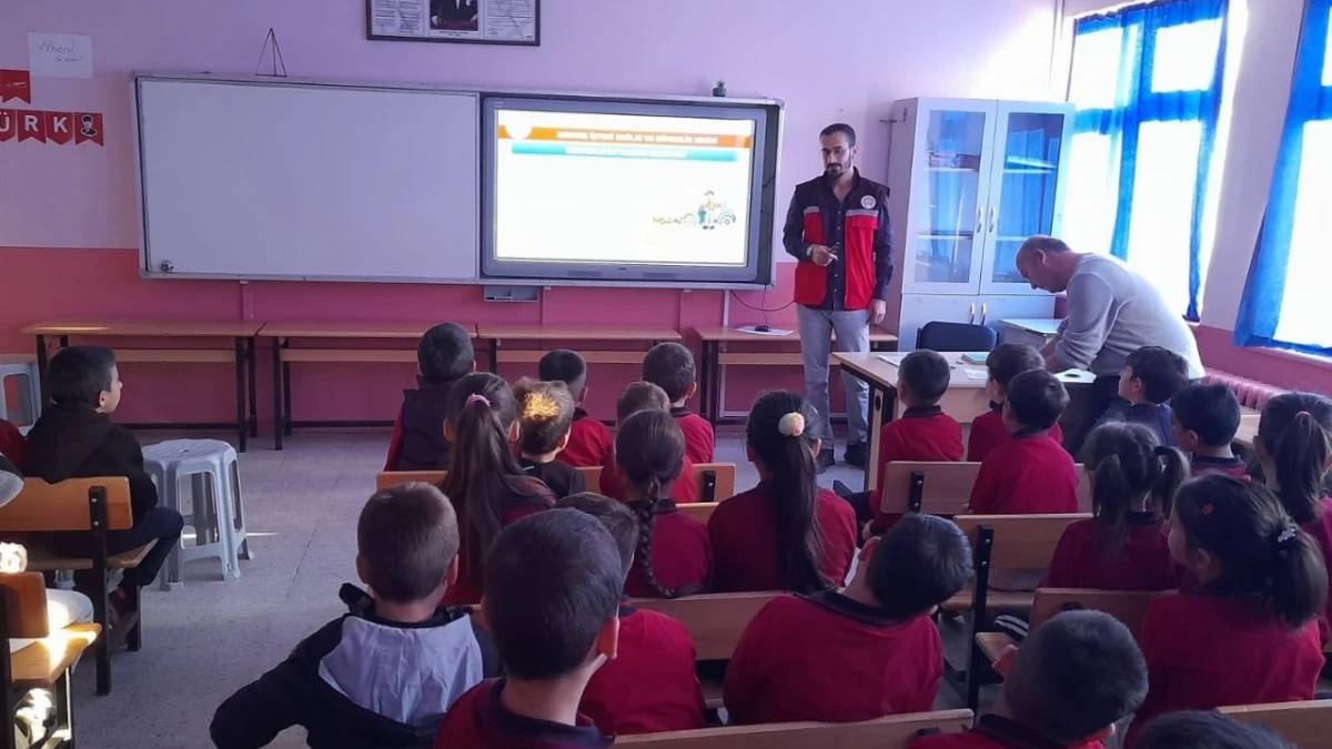 Sandıklı’da Öğrenci ve Velilere İlkyardım Eğitimi