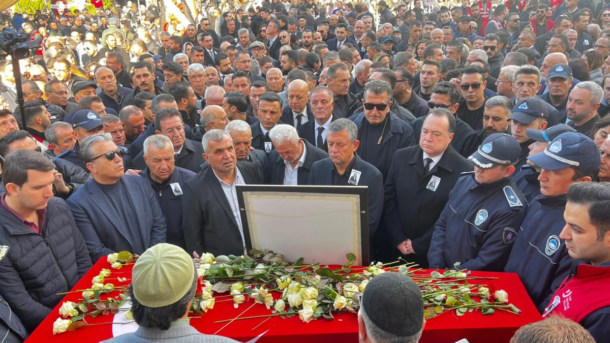 Şehzadeler Belediye Başkanı G&uuml;lşah Durbay son yolculuğuna uğurlandı