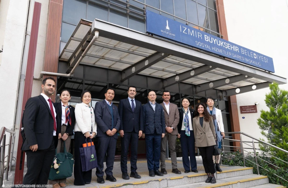 Shanghai Open University heyeti İzmir’i ziyaret etti