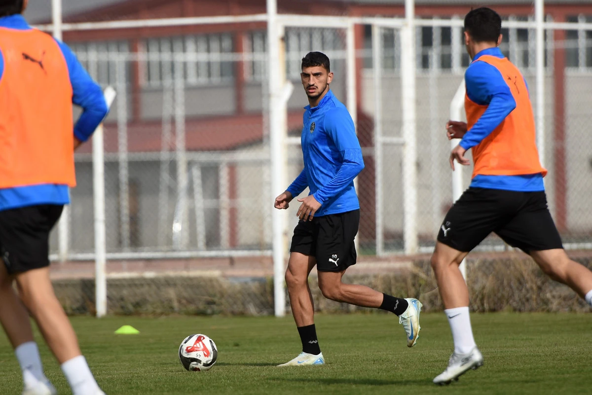 Siyah-Beyazlılar galibiyet için kampa girdi