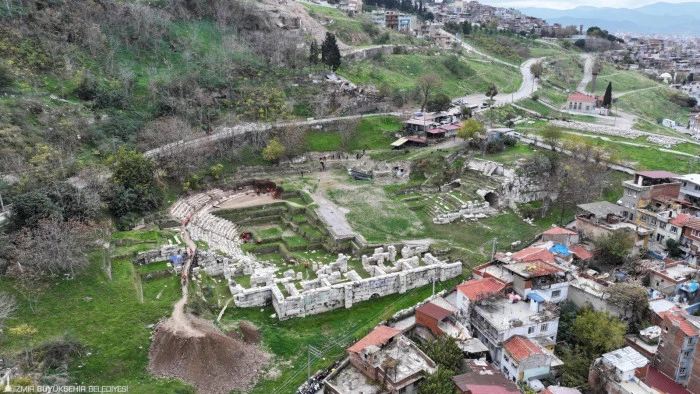Smyrna Antik Tiyatrosu&rsquo;na ulaşım i&ccedil;in yeni yol yapılacak