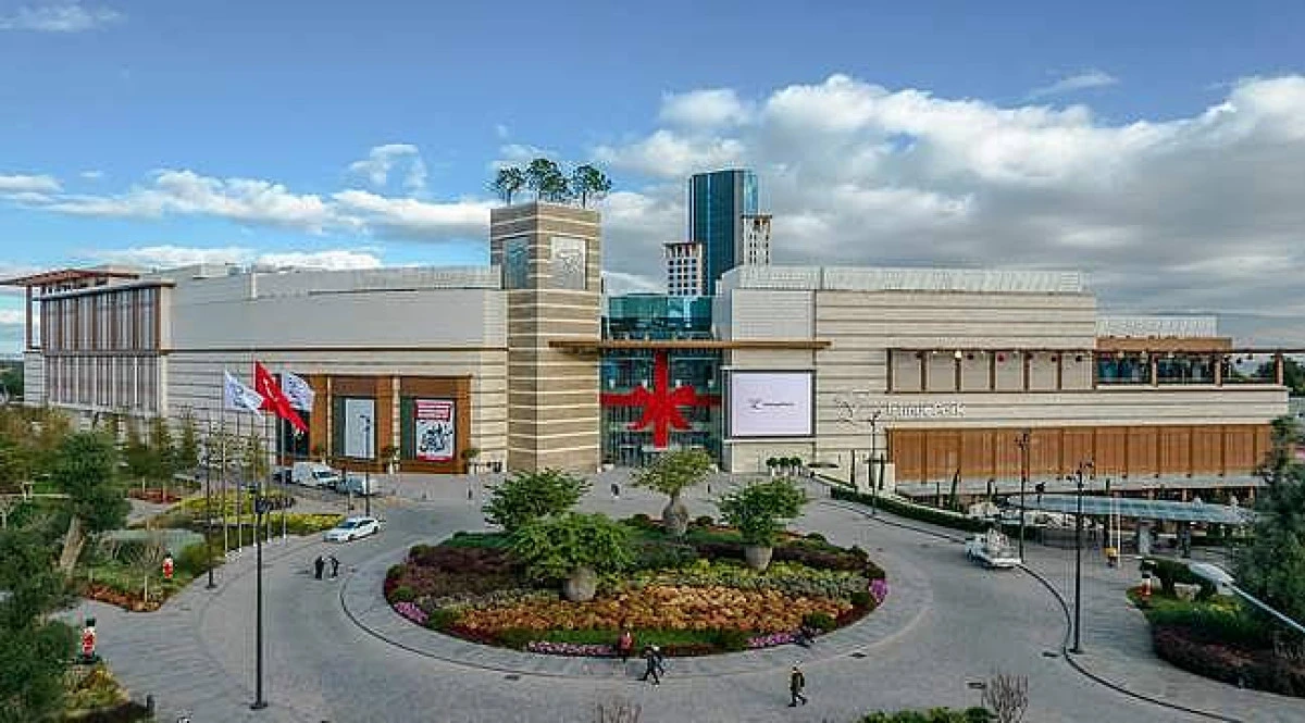 İstinyePark İzmir&rsquo;de s&ouml;mestir tatili dolu dolu ge&ccedil;ecek