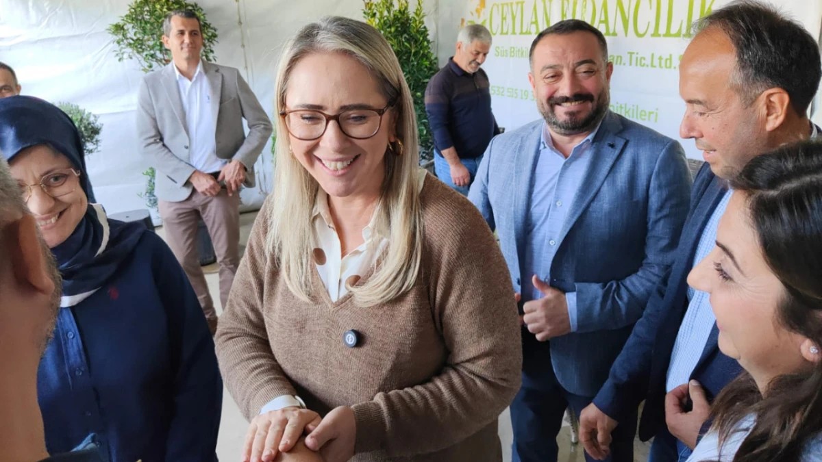 Süs Bitkileri Fuarında siyasetçilerden esprili atışma