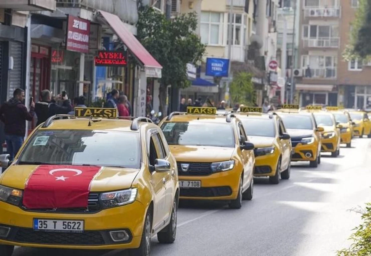 Taksiciler yasta... Deniz &Ouml;rer'e konvoyla veda!