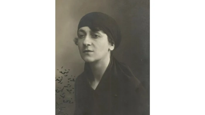 Tarihin Tozlu Sayfalarında Bir Sufrajet: Nezihe Muhiddin