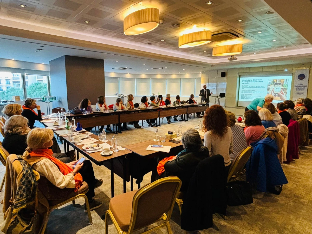 TÜKD İzmir Şubesi, Dijital Çağın Riskleri ve Yapay Zekâ Eğitimleriyle Üyelerini Güçlendirmeye Devam Ediyor