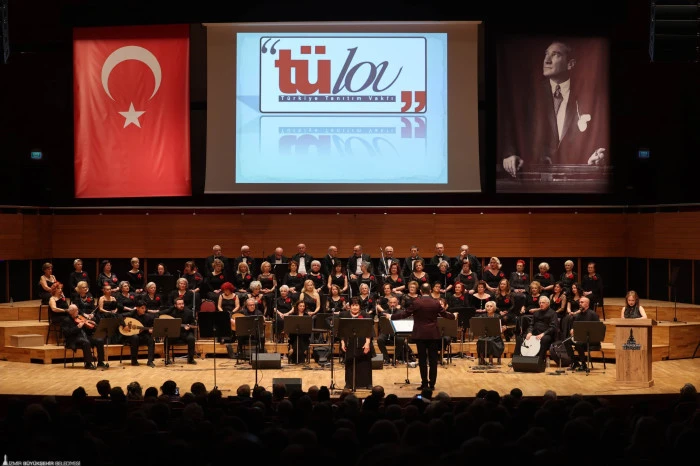 T&Uuml;LOV 25. yılını AASSM&rsquo;de b&uuml;y&uuml;k konserle kutladı