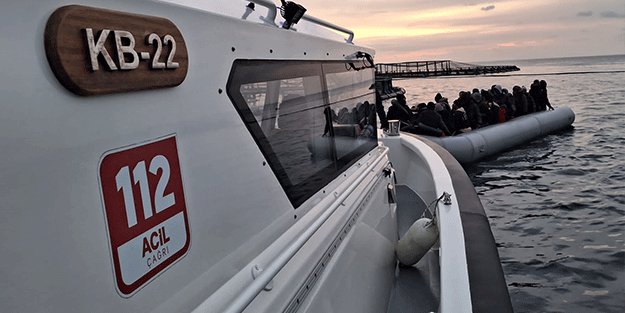 Türkiye Sahil Güvenlik Ekipleri, Yunanistan Tarafından Geri İtildikten Sonra Göçmenleri Kurtardı