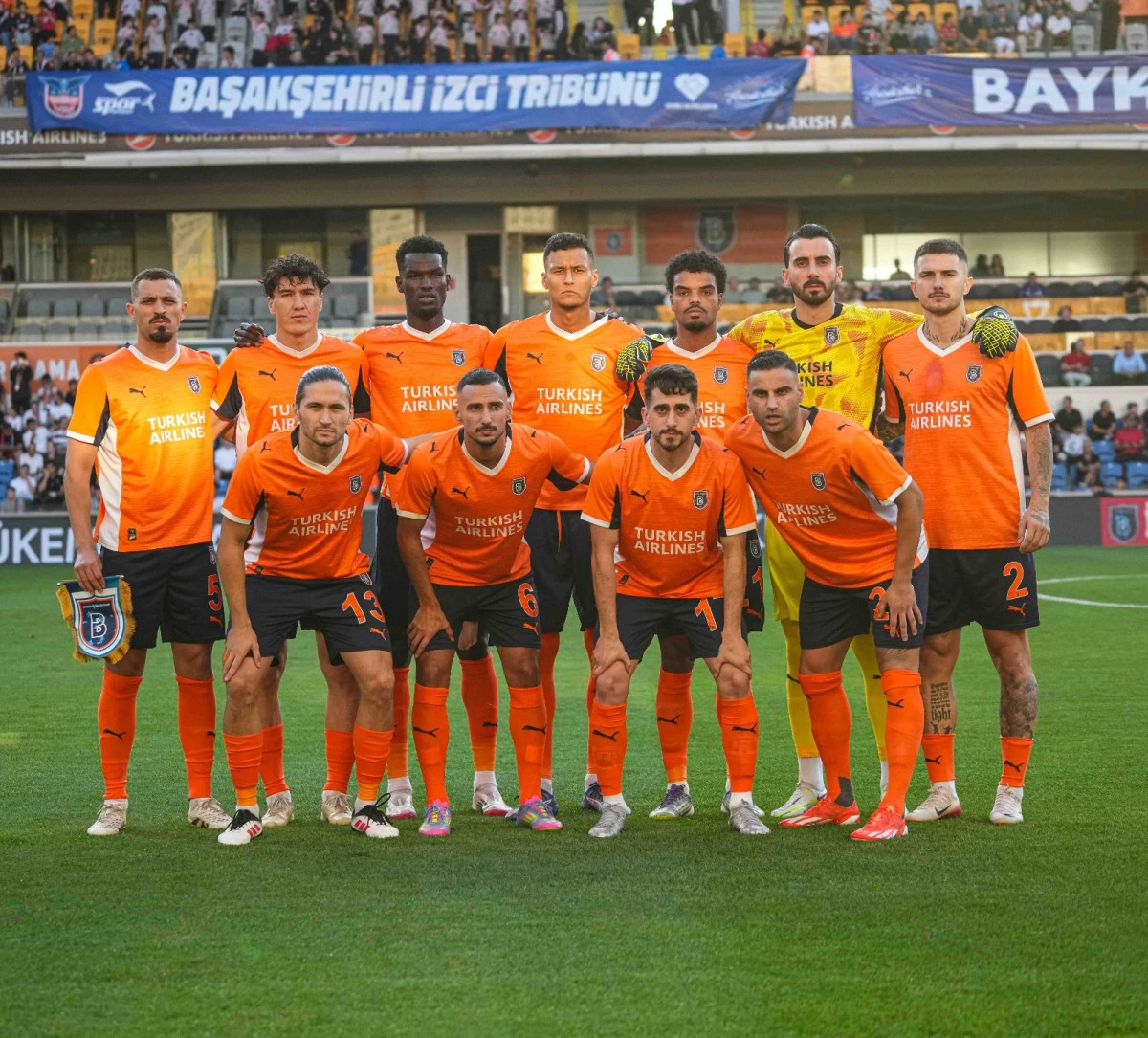 UEFA Konferans Ligi’nde Başakşehir play-off turuna kaldı