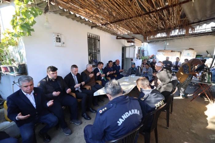 Vali Akbıyık’tan şehit Emrah Kuran’ın ailesine taziye ziyareti