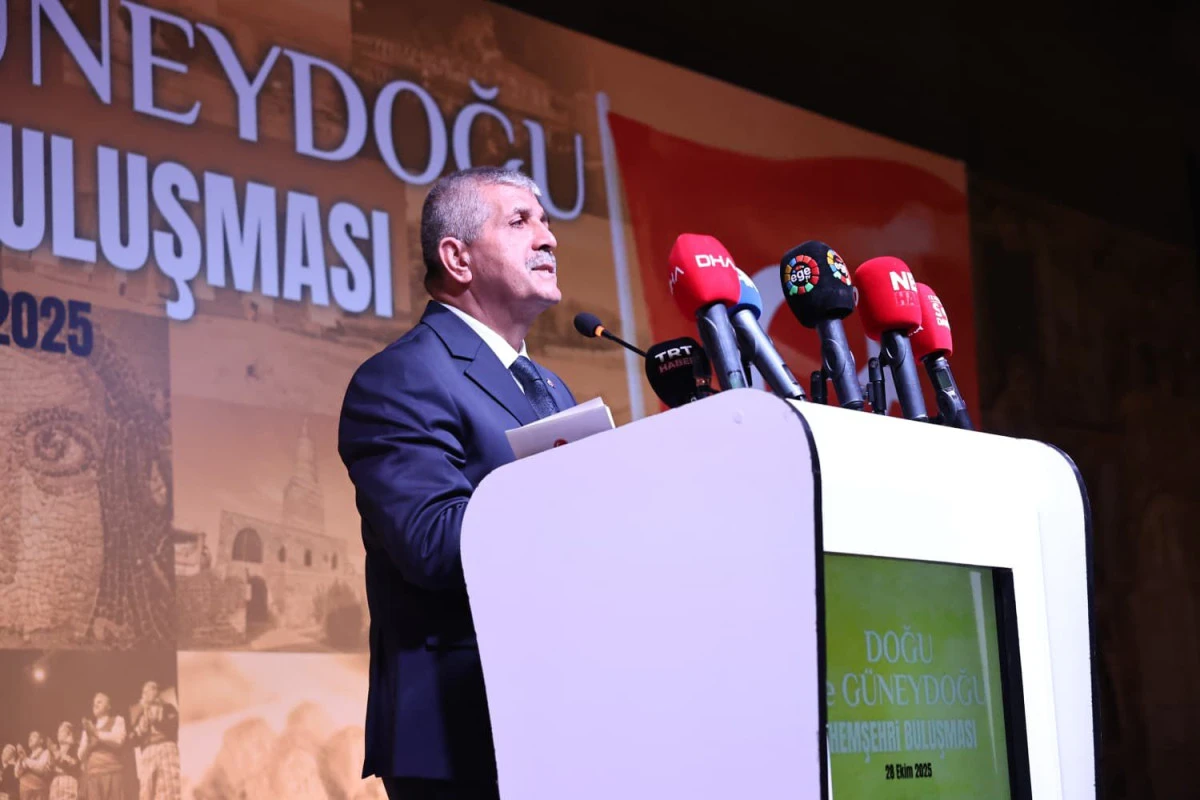 Veysel Şahin&rsquo;den İzmir i&ccedil;in 2026 yeni yıl mesajı