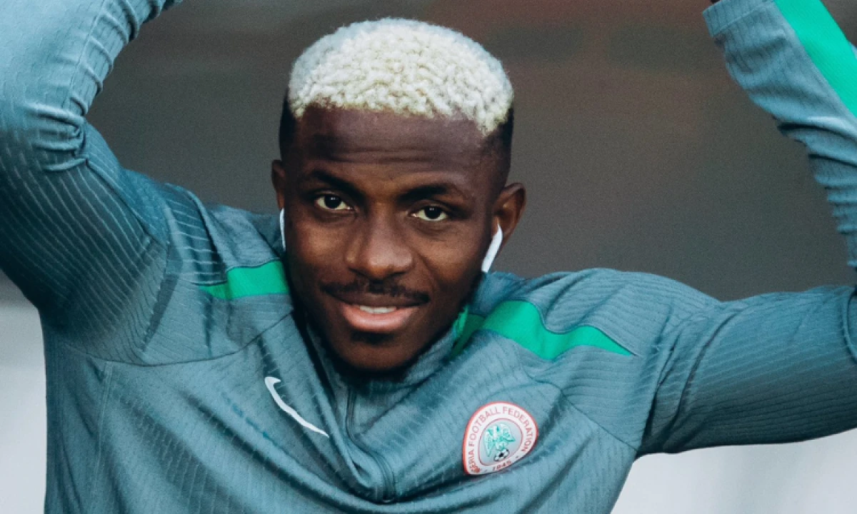 Victor Osimhen İstanbul&rsquo;a d&ouml;nd&uuml;