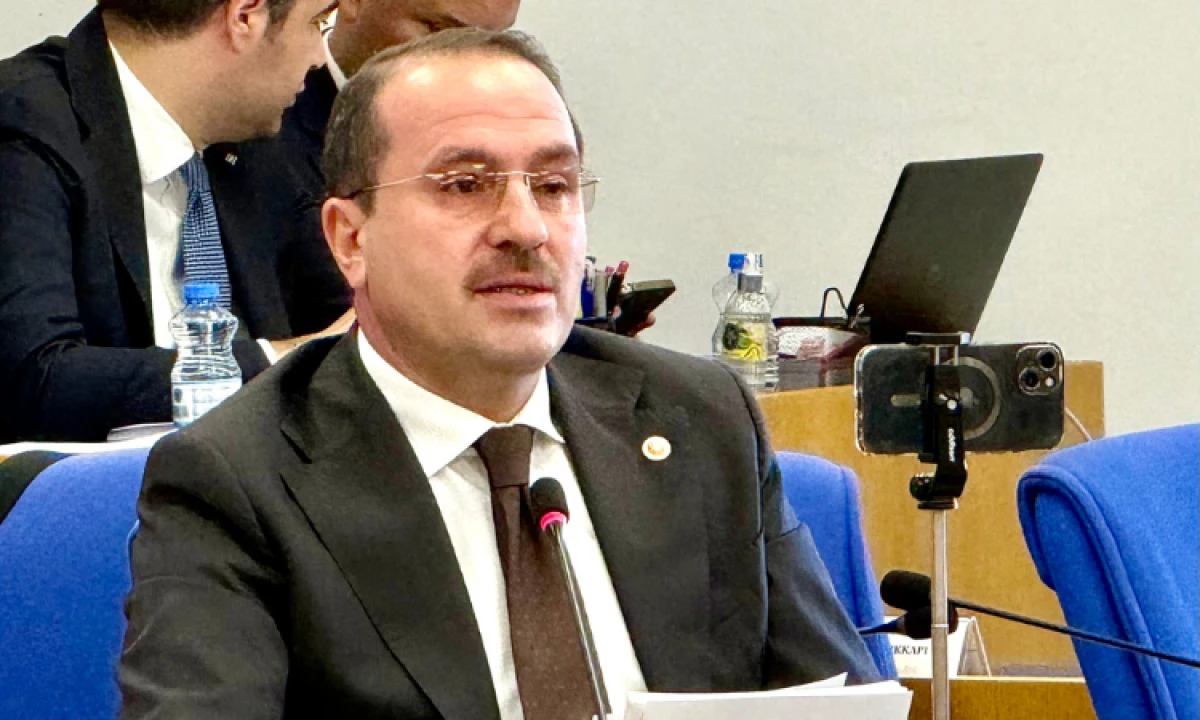 Yaşar Kırkpınar&rsquo;dan Karşıyaka ve B&uuml;y&uuml;kşehir Y&ouml;netimine Eleştiri