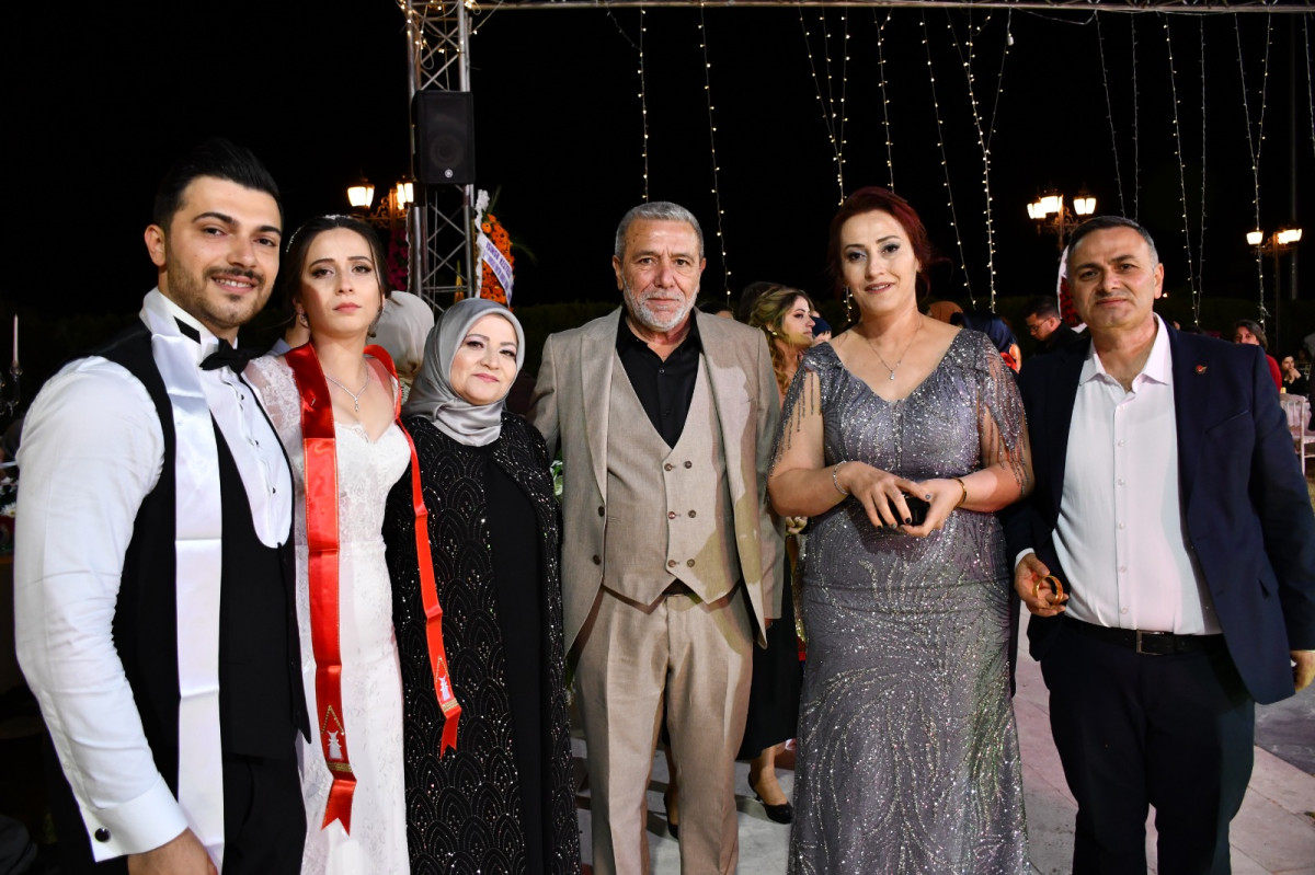 Yılın Düğünü Menderes'te Yapıldı